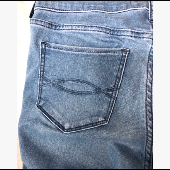 😊😊Abercrombie & Fitch Skinny Jeans - Picture 5 of 6